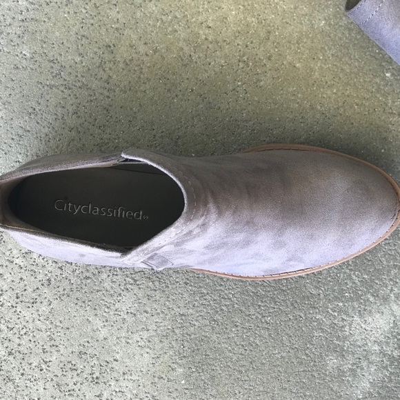 City Classified Gray Slip On Flat Ankle Bootie - Picture 4 of 4